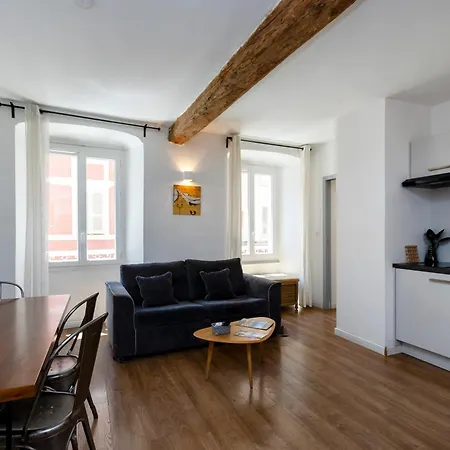 Appartement T1 Et T2, Quartier Citadelle, St Francois Ajaccio (Corsica)
